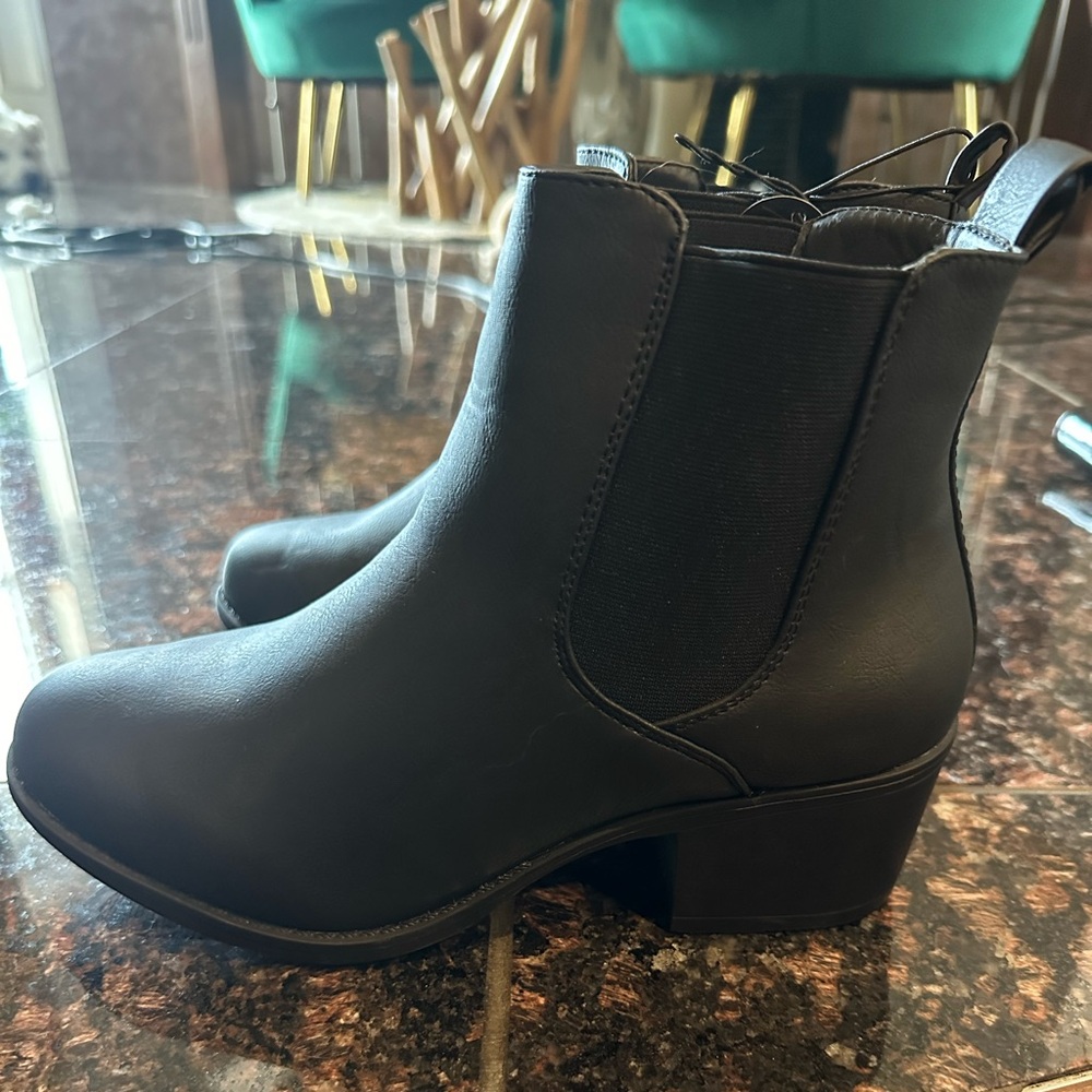 Woman heeled ankle boots